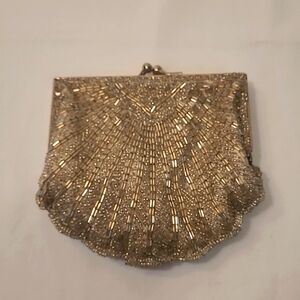 Vintage Shell Shaped Beaded Bag with Satin Lining Long Silver Tone Chain